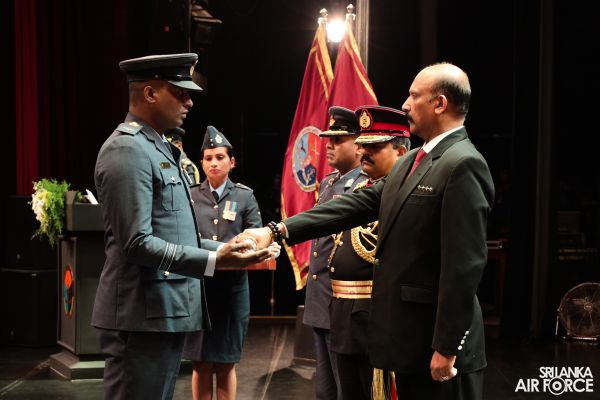 NO 16
DEFENCE SERVICES COMMAND AND STAFF COURSE GRADUATION HELD AT THE NELUM
POKUNA THEATRE