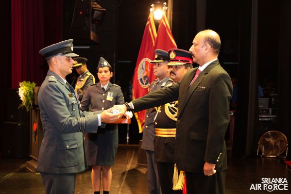 NO 16
DEFENCE SERVICES COMMAND AND STAFF COURSE GRADUATION HELD AT THE NELUM
POKUNA THEATRE