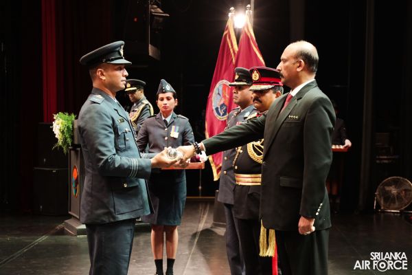 NO 16
DEFENCE SERVICES COMMAND AND STAFF COURSE GRADUATION HELD AT THE NELUM
POKUNA THEATRE