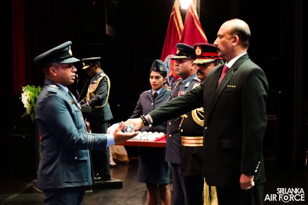 NO 16
DEFENCE SERVICES COMMAND AND STAFF COURSE GRADUATION HELD AT THE NELUM
POKUNA THEATRE