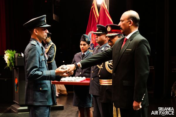 NO 16
DEFENCE SERVICES COMMAND AND STAFF COURSE GRADUATION HELD AT THE NELUM
POKUNA THEATRE