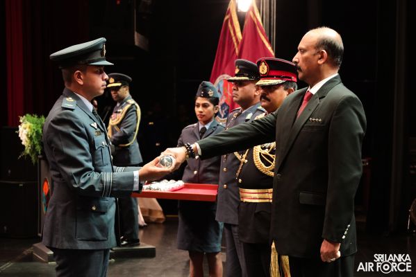 NO 16
DEFENCE SERVICES COMMAND AND STAFF COURSE GRADUATION HELD AT THE NELUM
POKUNA THEATRE