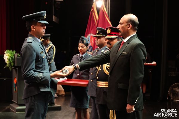 NO 16
DEFENCE SERVICES COMMAND AND STAFF COURSE GRADUATION HELD AT THE NELUM
POKUNA THEATRE