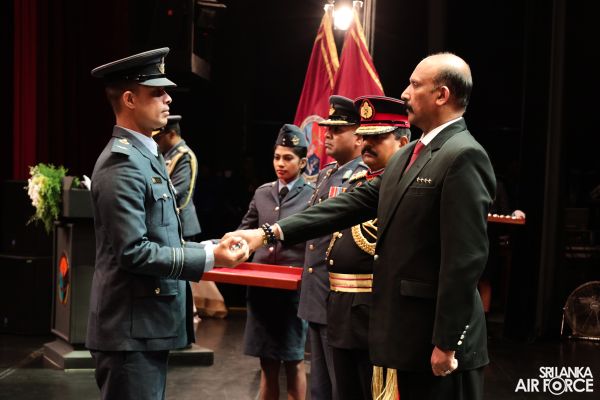 NO 16
DEFENCE SERVICES COMMAND AND STAFF COURSE GRADUATION HELD AT THE NELUM
POKUNA THEATRE
