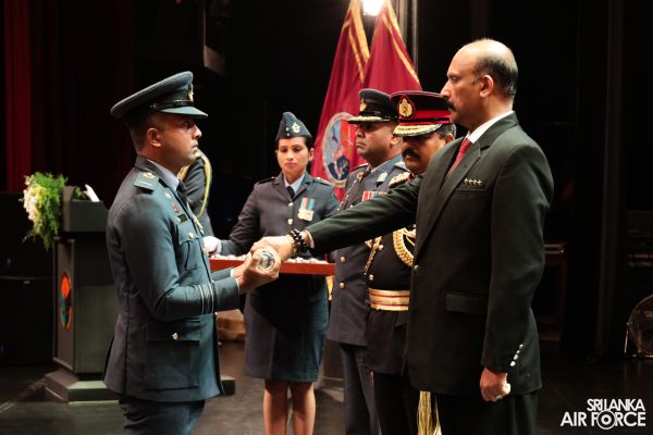 NO 16
DEFENCE SERVICES COMMAND AND STAFF COURSE GRADUATION HELD AT THE NELUM
POKUNA THEATRE