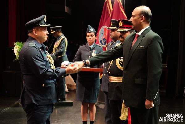 NO 16
DEFENCE SERVICES COMMAND AND STAFF COURSE GRADUATION HELD AT THE NELUM
POKUNA THEATRE
