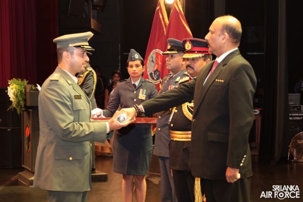 NO 16
DEFENCE SERVICES COMMAND AND STAFF COURSE GRADUATION HELD AT THE NELUM
POKUNA THEATRE