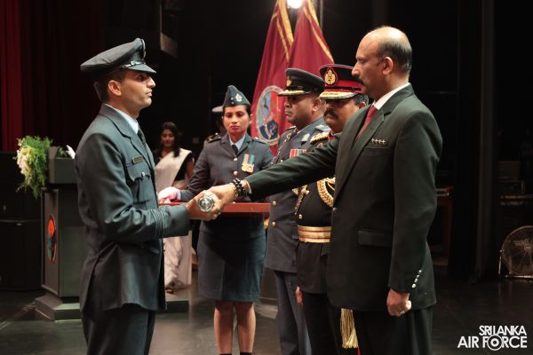 NO 16
DEFENCE SERVICES COMMAND AND STAFF COURSE GRADUATION HELD AT THE NELUM
POKUNA THEATRE