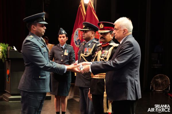 NO 16
DEFENCE SERVICES COMMAND AND STAFF COURSE GRADUATION HELD AT THE NELUM
POKUNA THEATRE
