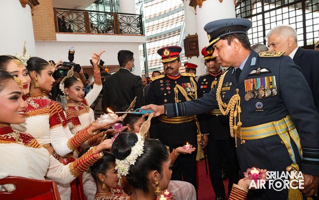 NO 16
DEFENCE SERVICES COMMAND AND STAFF COURSE GRADUATION HELD AT THE NELUM
POKUNA THEATRE