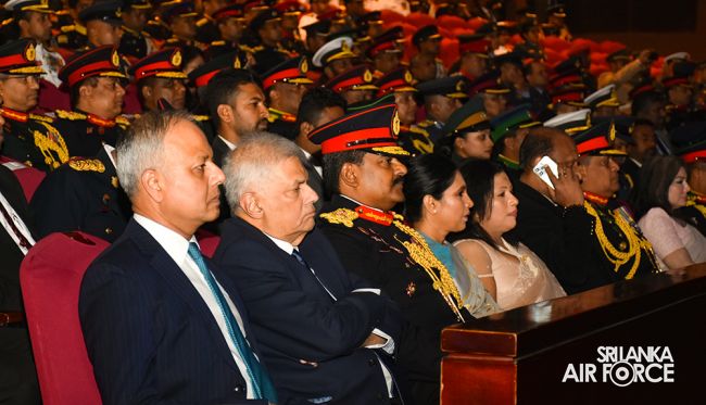 NO 16
DEFENCE SERVICES COMMAND AND STAFF COURSE GRADUATION HELD AT THE NELUM
POKUNA THEATRE