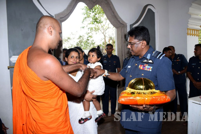 Commander Visits Sri Maha Bodhi