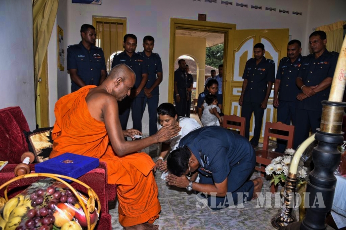 Commander Visits Sri Maha Bodhi