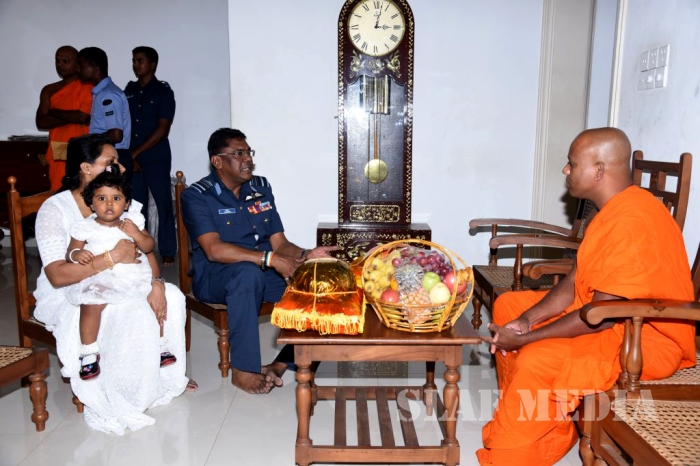 Commander Visits Sri Maha Bodhi