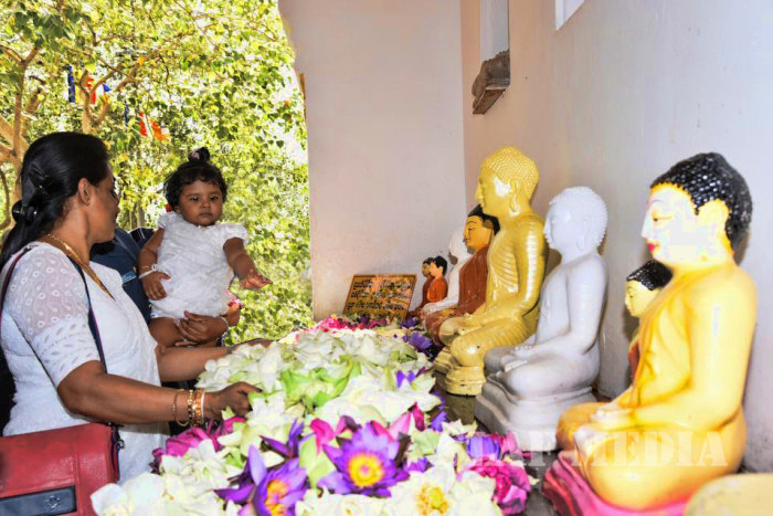Commander Visits Sri Maha Bodhi