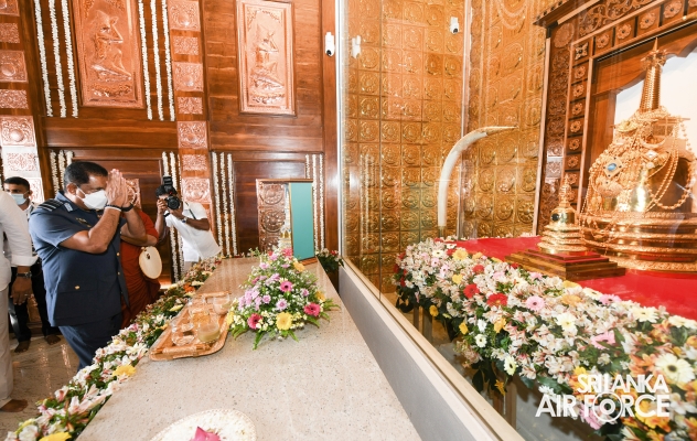 PERIPHERAL 28 BUDDHA STATUES UNVEILED AT SANDAHIRU SEYA AND SACRED RELICS DEPOSITED AT DEEGAWAPIYA STUPA