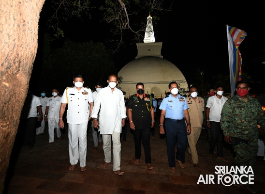 PERIPHERAL 28 BUDDHA STATUES UNVEILED AT SANDAHIRU SEYA AND SACRED RELICS DEPOSITED AT DEEGAWAPIYA STUPA