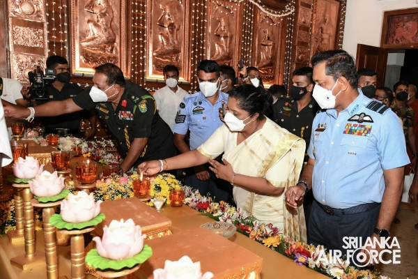PERIPHERAL 28 BUDDHA STATUES UNVEILED AT SANDAHIRU SEYA AND SACRED RELICS DEPOSITED AT DEEGAWAPIYA STUPA