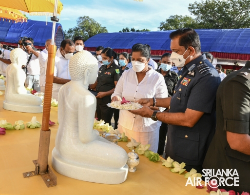 PERIPHERAL 28 BUDDHA STATUES UNVEILED AT SANDAHIRU SEYA AND SACRED RELICS DEPOSITED AT DEEGAWAPIYA STUPA