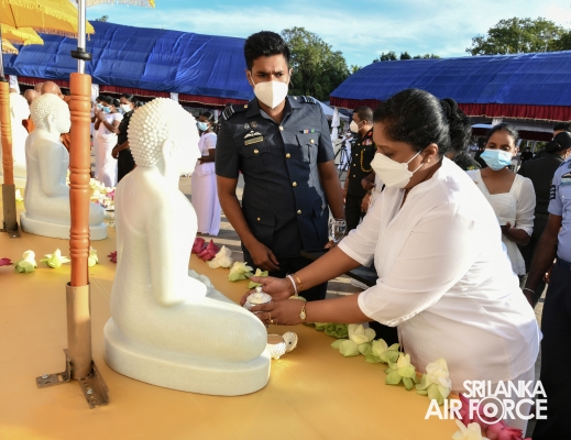 PERIPHERAL 28 BUDDHA STATUES UNVEILED AT SANDAHIRU SEYA AND SACRED RELICS DEPOSITED AT DEEGAWAPIYA STUPA