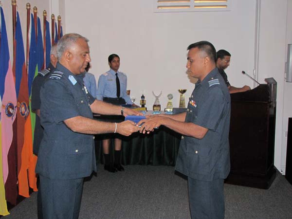 NO. 30 JUNIOR COMMAND AND STAFF COURSE GRADUATION CEREMONY NO. 30 JUNIOR COMMAND AND STAFF COURSE GRADUATION CEREMONY