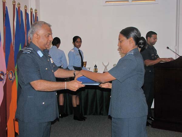 NO. 30 JUNIOR COMMAND AND STAFF COURSE GRADUATION CEREMONY NO. 30 JUNIOR COMMAND AND STAFF COURSE GRADUATION CEREMONY