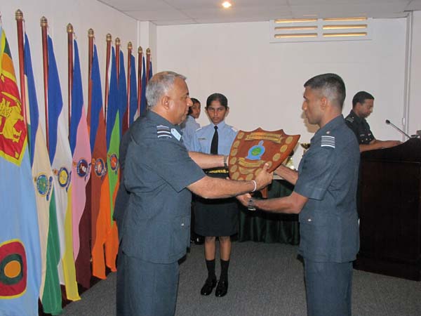 NO. 30 JUNIOR COMMAND AND STAFF COURSE GRADUATION CEREMONY NO. 30 JUNIOR COMMAND AND STAFF COURSE GRADUATION CEREMONY