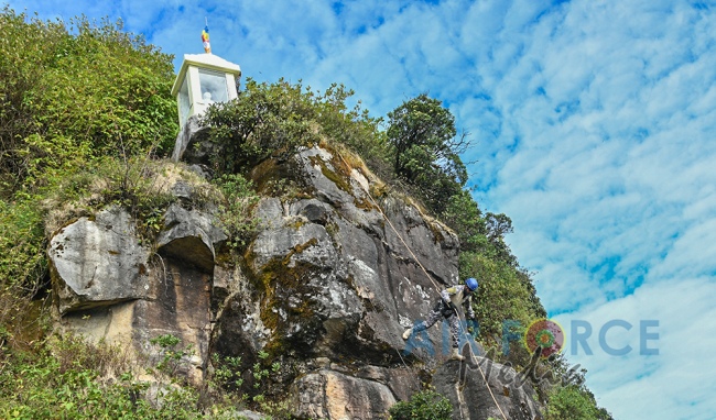 SLAF CONDUCTS 'SRI PADA' CLEANING PROGRAM FOR 4TH CONSECUTIVE YEAR