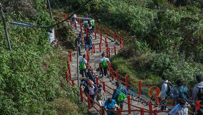 SLAF CONDUCTS 'SRI PADA' CLEANING PROGRAM FOR 4TH CONSECUTIVE YEAR