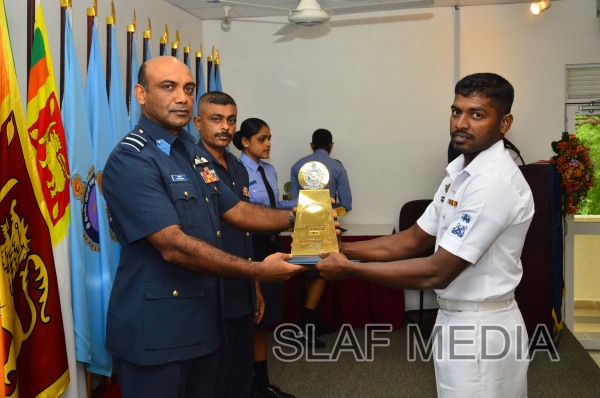 The Certificate Awarding Ceremony of No 60 Non Commissioned
Officers’ Management Course