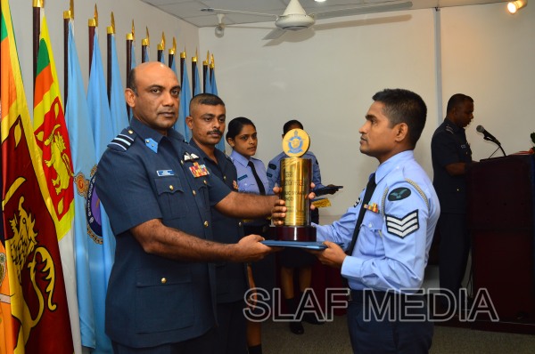 The Certificate Awarding Ceremony of No 60 Non Commissioned
Officers’ Management Course