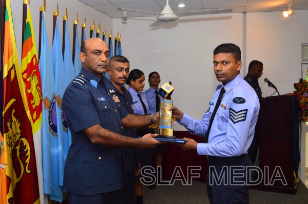 The Certificate Awarding Ceremony of No 60 Non Commissioned
Officers’ Management Course