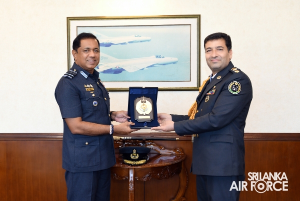DEFENCE ATTACHÉ OF IRANIAN EMBASSY IN SRI LANKA CALLS ON COMMANDER