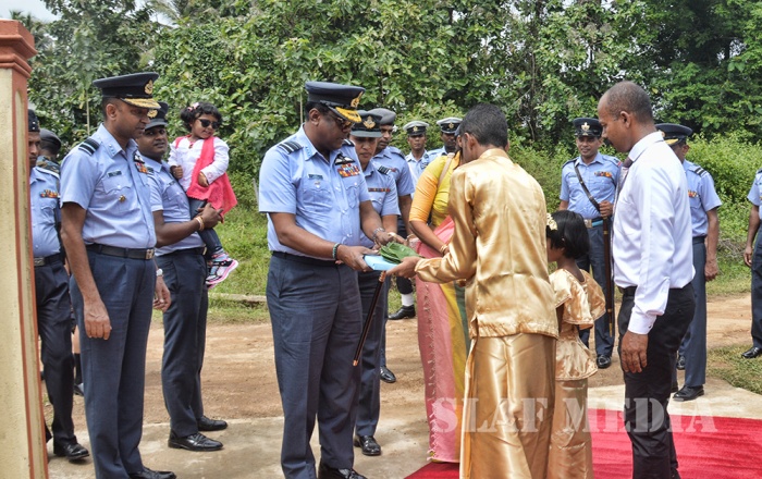Handing Over of 21st ‘Guwan Lak Sevana’ House