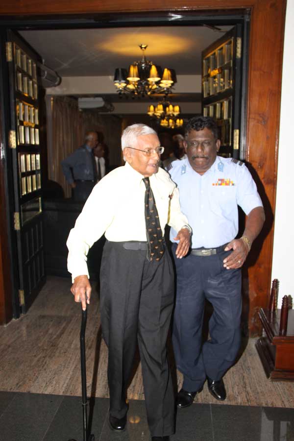 SLAF Regiment Katunayake emerge winners at Inter Unit Football
Finals