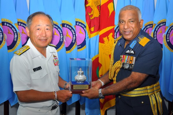 Admiral Katsutoshi Kawano Visits SLAF Headquarters