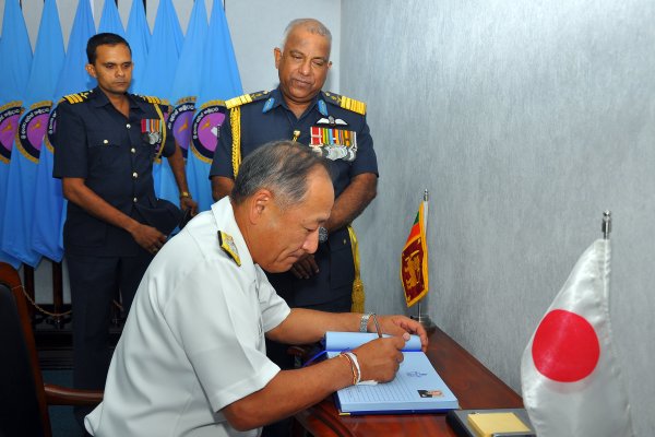 Admiral Katsutoshi Kawano Visits SLAF Headquarters