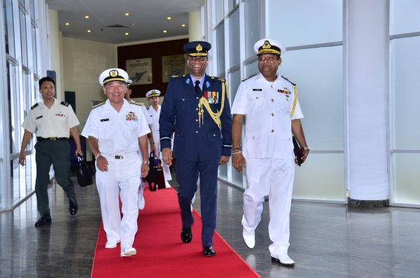 Admiral Katsutoshi Kawano Visits SLAF Headquarters
