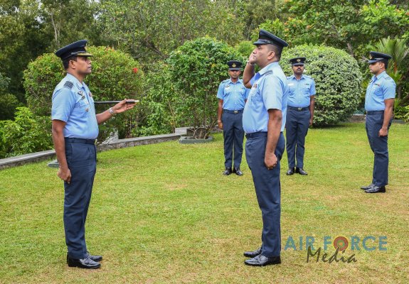 CHANGE OF COMMAND AT NO 01 AIR DEFENCE RADAR SQUADRON AT
KATUNAYAKE