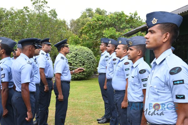 CHANGE OF COMMAND AT NO 01 AIR DEFENCE RADAR SQUADRON AT
KATUNAYAKE