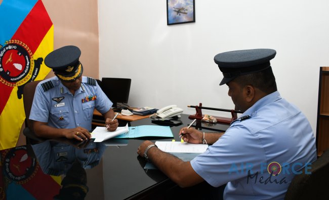 CHANGE OF COMMAND AT NO 01 AIR DEFENCE RADAR SQUADRON AT
KATUNAYAKE