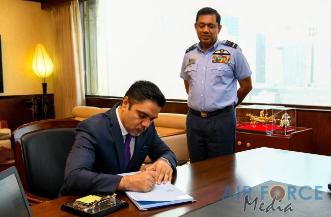 AFGHANISTAN AMBASSADOR CALLS ON THE COMMANDER