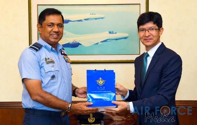 AFGHANISTAN AMBASSADOR CALLS ON THE COMMANDER