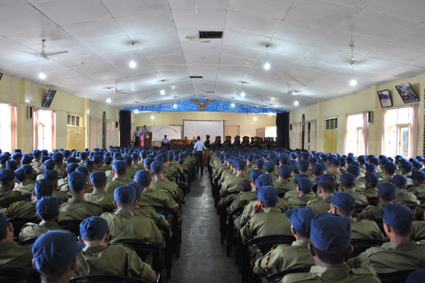 ගුවන් බාලදක්ෂයින්ව උණුසුම්ව පිළිගනී