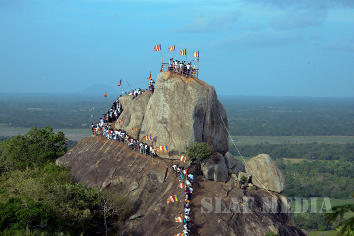 Mihintale Aloka Pooja 2016