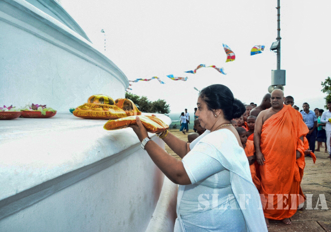 Mihintale Aloka Pooja 2016