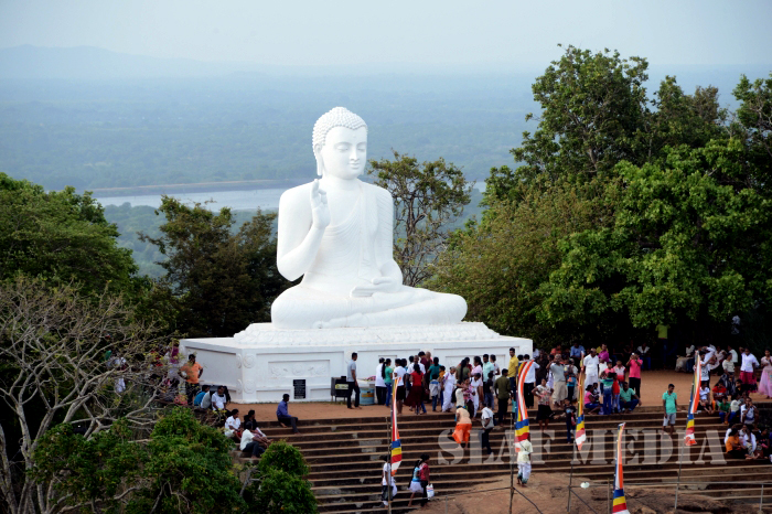 Mihintale Aloka Pooja 2016