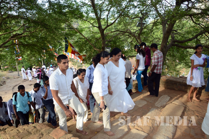 Mihintale Aloka Pooja 2016
