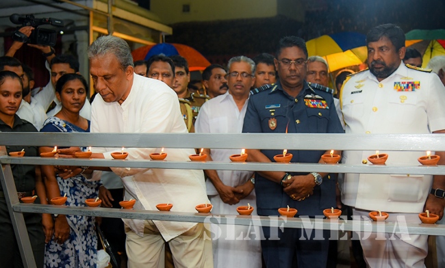 'Aaloka Pooja’ at Kelaniya for Fallen War Heroes