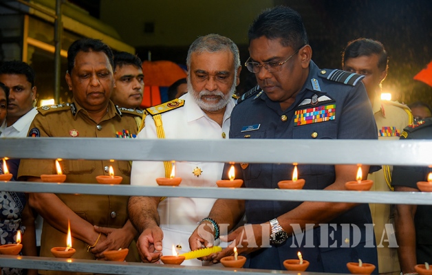 'Aaloka Pooja’ at Kelaniya for Fallen War Heroes
